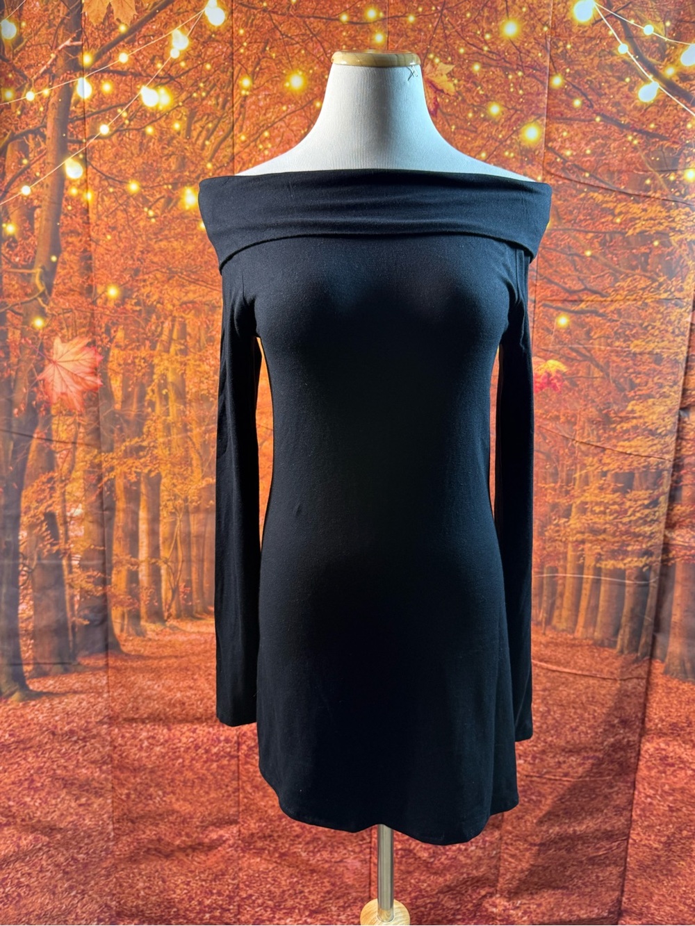 272-bobi Black Off-Shoulder Long Sleeve Knit Dress